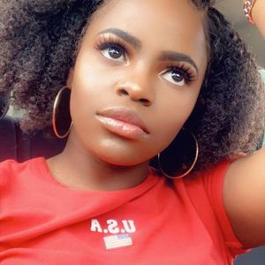 Meet your Posher, Lina